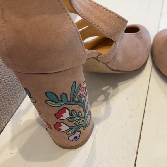 American Glamour Badgley Mischka Pumps Beige 8.5 - Picture 12 of 12